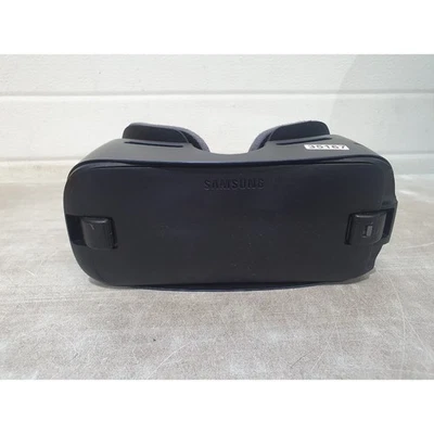 Samsung Gear Oculus Smartphone VR Headset Black Blue For Note 7, S7 & S7 Edge - Image 1 of 4