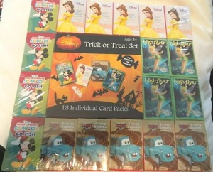 Disney Halloween TRICK OR TREAT KARTEN ~ 18 einzelne Kartenpakete - Neu - Bild 1 von 1