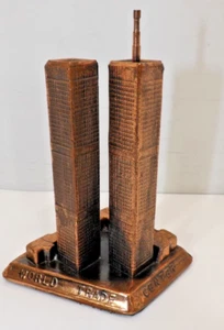 World Trade Center Miniatura Modello Storico Invecchiato In Rame, Alto 4 Pollici - Foto 1 di 10