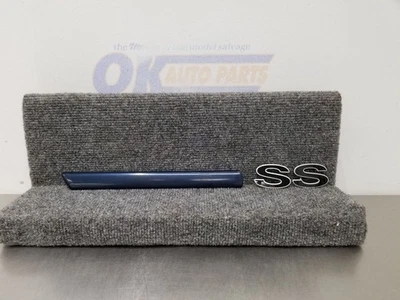 Chevy Camaro SS 2000 guardabarros moldeado con emblema conductor izquierdo azul Foto 1 de 4