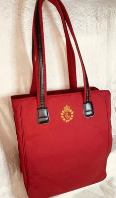 Bolso de Mano Ralph Lauren De Colección Rojo/Negro Nylon Cresta RLL, Cierre Magnético, Correas Largas Foto 1 de 4
