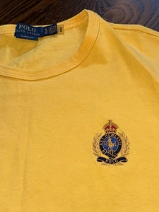 Polo Ralph Lauren MCMLXVII giallo ricamato stemma maglietta manica corta uomo XL - Foto 1 di 7