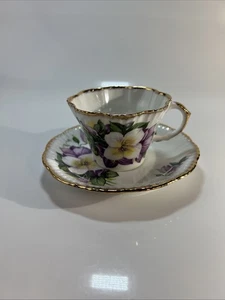 Vintage Salisbury Iris mit Goldrand Fine Bone China Teetasse & Untertasse - Bild 1 von 4