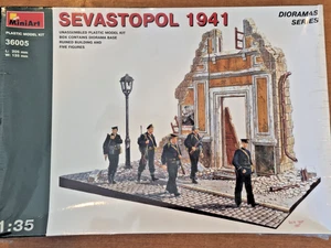 DIORAMA Y 5 FIGURAS SEBASTOPOL 1941 ESCALA 1/35 MiniArt Kit #36005 - Imagen 1 de 3