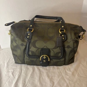 Borsa a tracolla/borsa Coach F26243 Campbell Izzy Dk verde oliva firmata metallizzata - Foto 1 di 15