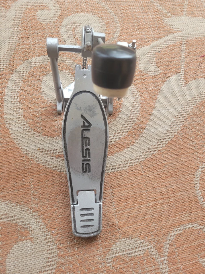 Pedal de patada Alesis Chain Drive para Command Mesh SE, Surge Mesh SE edición especial Foto 1 de 4