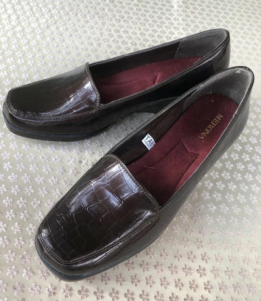 Zapatos sin cordones Merona para mujer marrón charol talla 7M plantilla acolchada suave BN Foto 1 de 4