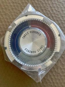 NOS Chrysler 300 wheel cover center Mfg. 2460589 - Picture 1 of 2