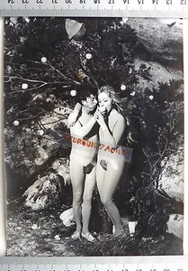PHOTO EVE et ADAM CROQUANT LA POMME ACTEUR ACTRICE TELEVISION O100 - Imagen 1 de 2