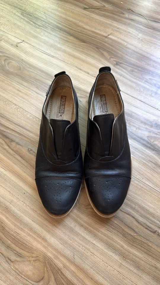 Zapatos Oxford Pikolinos Pyrgos Puntera de Cuero para Mujer 8US | 38EU Negros Foto 1 de 4