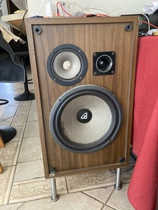 Cerwin Vega Floor Standing Speakers - Picture 1 of 6