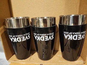 Svedka Vodka 28 oz Acero Inoxidable Coctelera Plástico\Vinilo Lata Boston -NUEVO - Imagen 1 de 5