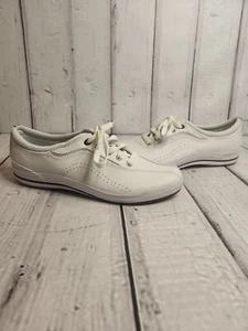 Keds Damen Tennis Freizeit Turnschuhe - Leder - Fußgewölbestütze - weiß - Größe 9 - Bild 1 von 8