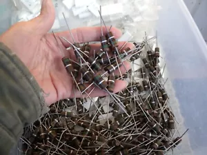 50 PCS. RESISTOR 15 OHMS 2 WATTS NEW OLD STOCK. UNUSED. U.S.A - Picture 1 of 6