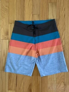 Burnside Herren Boardshorts Größe 32 - Bild 1 von 4