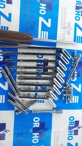 Nicht verriegelte DHS 135° Platten + 12,5 mm DHS Schrauben + 4,5 mm Kortexschraube - 80 Stück - SS 316L - Bild 1 von 8
