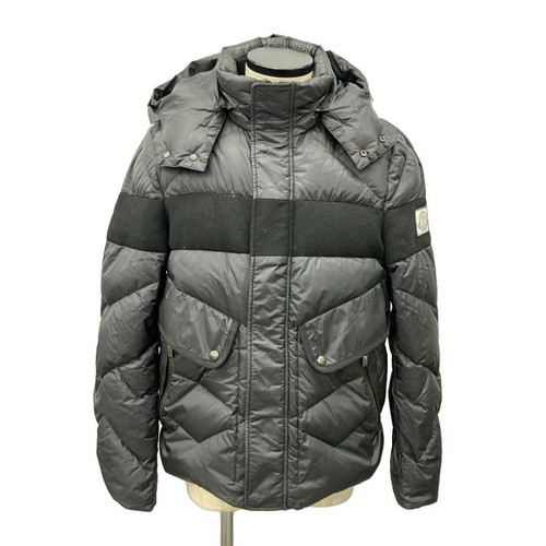 Moncler Gum Blu Piumino Uomo 2 Dettagli Danni ・Tuta: Attacco Capelli d