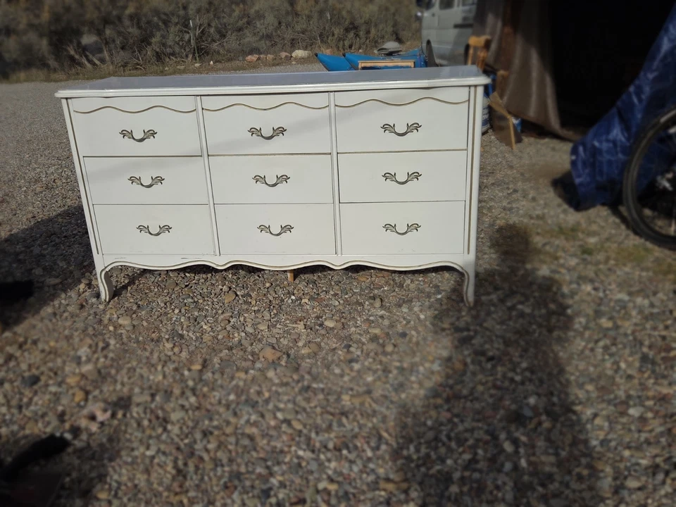 Cómoda Provincial Francesa Vintage 9 Cajones | Cómoda Francesa | Guardería Foto 1 de 4