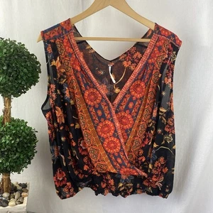 Blusa Top Free People Estampado Negro Sin Mangas Cuello en V Imitación Envolvente M - Imagen 1 de 3