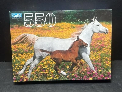 Rompecabezas vintage 550 piezas Gremio de caballos yegua y potro en prado  Foto 1 de 2