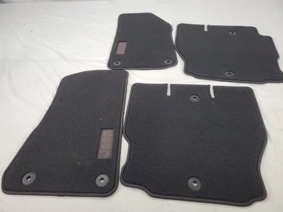 Оригинальные напольные коврики для 4 дверей Jeep Wrangler JL 2018-2024 годов выпуска 49212G черные 6BR85TX7AB - Изображение 1 из 4