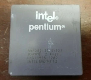 Intel SY022 Pentium 133MHz Vintage Ceramic CPU Processor A80502-133 - Picture 1 of 2