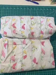 Lotto di due lenzuola con angoli culla Penelope bambini fienile ceramica rosa giallo verde - Foto 1 di 11