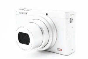 Fujifilm X Series XQ1 Silver Compact Digital Camera English Language From Japan - Picture 1 of 8