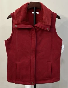 CROFT & BARROW Women's Fleece Vest Sleeveless Pockets Full Zip Red Medium NWT - Picture 1 of 8