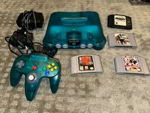 Consola Nintendo 64 N64 Azul Hielo, Mando, Cables + 4 Juegos Probados y Funcionando - Imagen 1 de 10