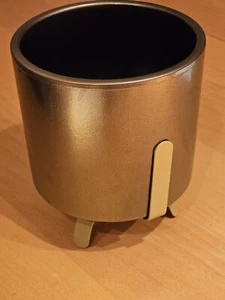 schöner Übertopf für Pflanzen auf " Beinen"--goldbraun--Ø ca. 13,5 cm-Pflanztopf - Bild 1 von 11