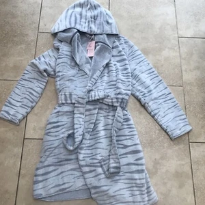 BNWT Ladies Boux Avenue Grey Zebra Waterfall Hooded Robe Dressing Gown Uk XS - Picture 1 of 4