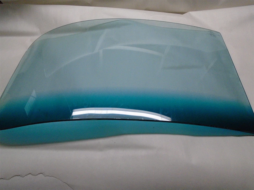 1951 年 BUICK SEDAN SEDANET 查看型号 W216 WINDSHIELD L/H 着色的详细信息 — 第 1/3 张图片