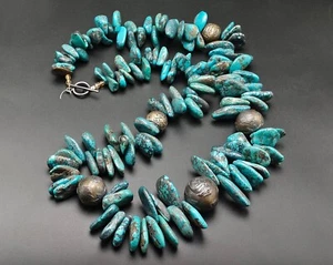 Enorme collar tribal de cuentas de bola de plata con astillas de turquesa verde tela de araña #CP1209 - Imagen 1 de 6