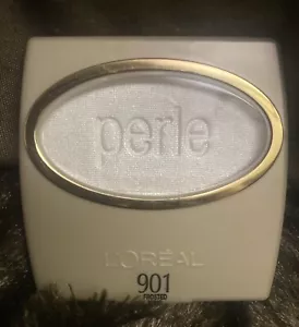 L'Oreal Wear Infinite Studio Secrets Eye Shadow / 901 Frosted Icing SEALED - Picture 1 of 4