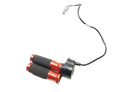 Empuñadura de manillar izquierda y derecha Ducati Monster 821 2015-2018 Foto 1 de 4