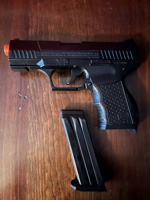 Stinger P9T Airsoft Pistol - Image 1 of 2