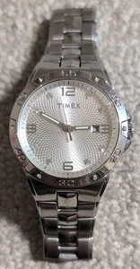 Timex Indiglo Water Resistant 30M Mens Silver-Tone Stainless Steel Watch 25 - Picture 1 of 8