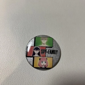 Pin insignia Spy Family Anya Lloyd Yor Can personaje coleccionable de 2,2 pulgadas - Imagen 1 de 3