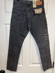 Pantalones de mezclilla para mujer Levis 501 talla 27 tiro alto ajustados grises lavados deshilachados dobladillo crudo nuevos con etiquetas - Imagen 1 de 9