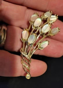 Beautiful Vintage Silver toned Brooch Pin - Faux MOP - Aurora Borealis 2.5 inch - Picture 1 of 7