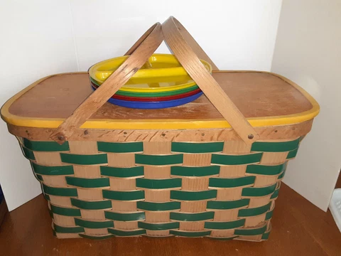 Vintage 1940/1950’s Wov-N-Wood Picnic Basket Green Large w/ 4 Plates Cover