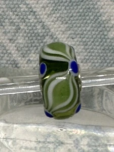 Authentische Trollperlen EICHE grün & weiß Designs mit blauen Punkten auf grün CC, neu - Bild 1 von 11