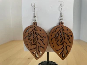 Wooden Leaf Earrings - Elegant Nature-Inspired Design - Picture 1 of 5