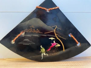 Ancien Plateau Déco Murale Japonisant Bois Laqué Peint à la Main 60' - 70' Art - Picture 1 of 8