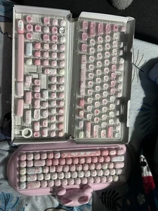 YUNZII C68 Wireless Mechanical Keyboard plus keycaps - Photo 1/7