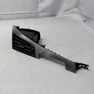 Infiniti Q60 2018 pasajero delantero tablero ventilación moldura OEM Foto 1 de 4