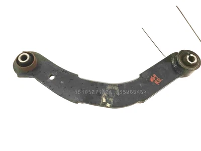 Jeep Patriot 2011-2017 brazo de control superior trasero pasajero derecho 05105271ACA usado Foto 1 de 4