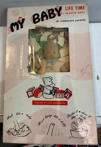 DeJOURNETTE MFG CO. "MEIN BABY" LEBENSLANGE KUNSTSTOFFPUPPE "PAPIER", DIE BADEN KANN - Bild 1 von 12