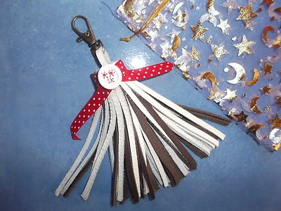 PORTE CLEFS / BIJOU DE SAC A MAIN POMPON 100 % CUIR BLANC et MARRON - Photo 1/2